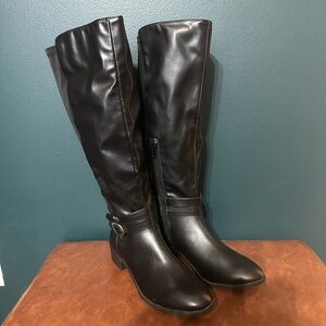 Rampage size 9.5 black boots